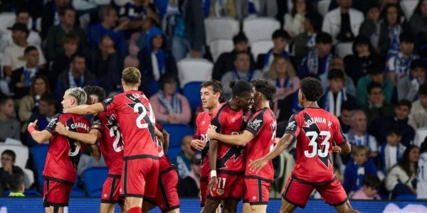 西甲积分榜最新战报：巴萨爆冷失利，马竞惜平，巴列卡诺绝杀皇家社会