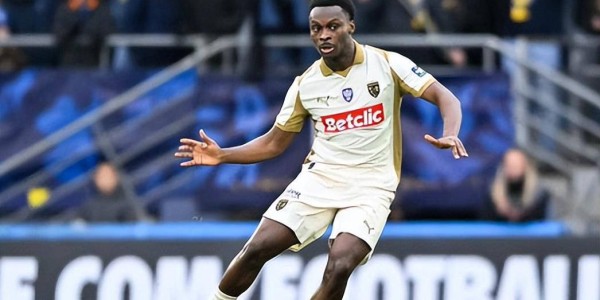 2球2助攻！21岁奥地利防线新星惊艳法甲，身价暴涨6倍引发四大豪门争抢