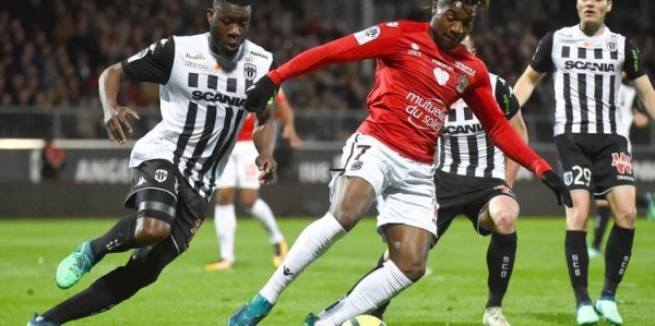 法甲焦点战：里昂主场冲欧战抢分，昂热客场保级绝地求生