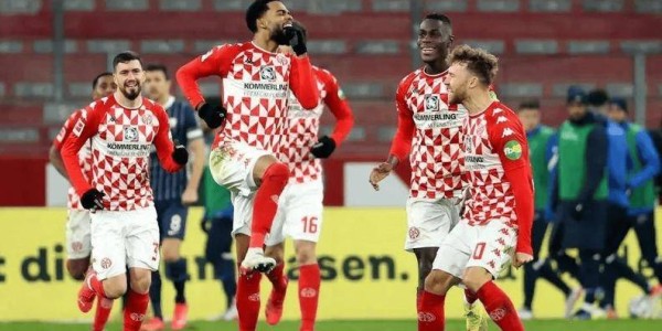 周五016 德甲前瞻：美因茨VS门兴 残阵保级与客场攻坚的博弈