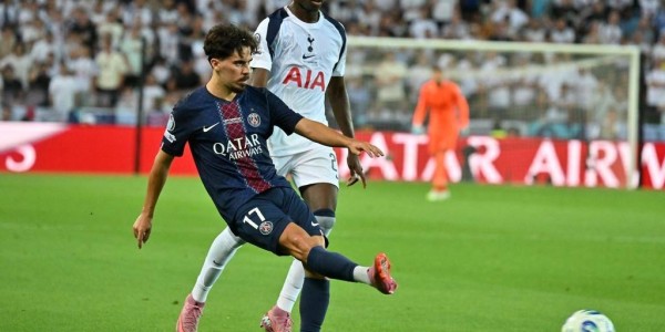 9.79秒！维蒂尼亚慢跑罚点踢飞 用时多于博尔特百米纪录