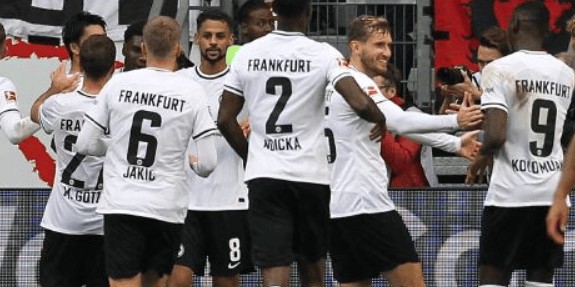 周日038德甲法兰克福VS沃尔夫斯堡：德甲巅峰战，法兰克福主场龙焰能否吞噬落魄狼堡？