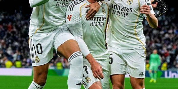 足坛一夜动态：曼联2-0曼城，拜仁造5-1惨案，利物浦创45年耻辱纪录