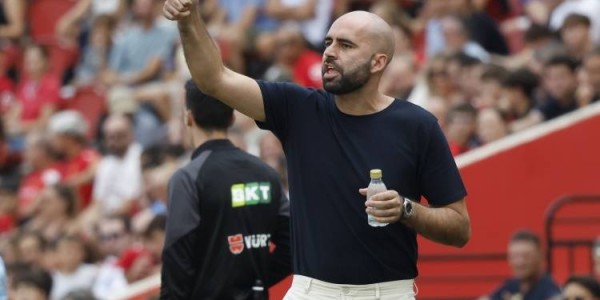 塞尔塔主帅回应勒沃库森传闻：我在自己想在的地方，球迷们放心