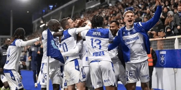 法甲欧塞尔VS巴黎圣曼：保级死守与争冠攻坚的终极对决