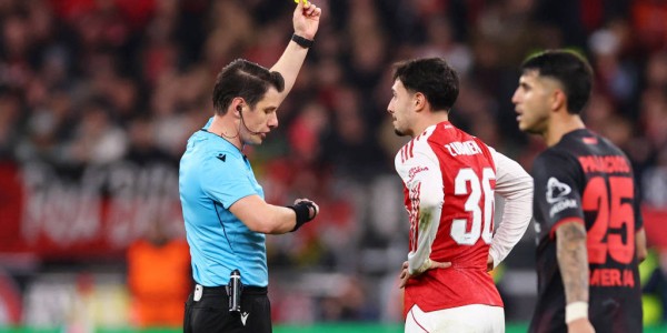 欧冠烽烟再起：英伦豪门命悬一线，今晚三场生死战解析