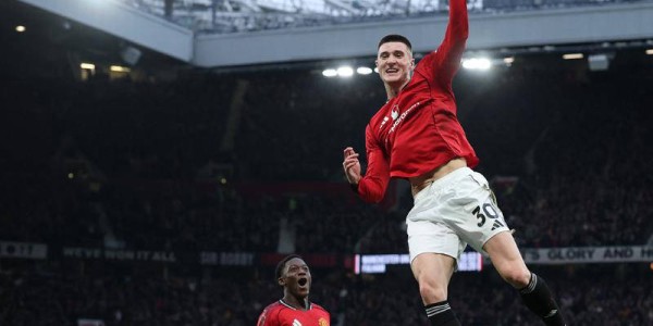 官宣！曼联四月份比赛全安排在深夜，直至对阵利物浦才迎来正常时间