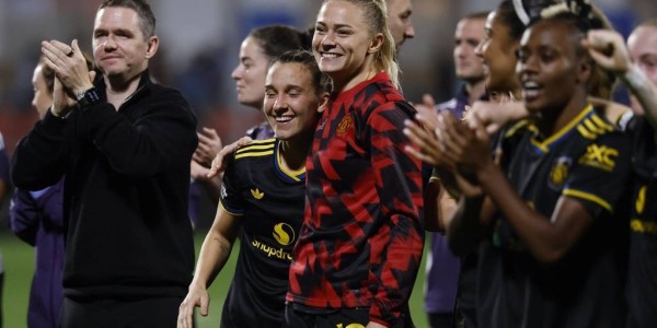 曼联女足1-0马德里竞技女足 取得赛事两连胜
        
    曼联女足1-0马德里竞技女足 取得赛事两连胜